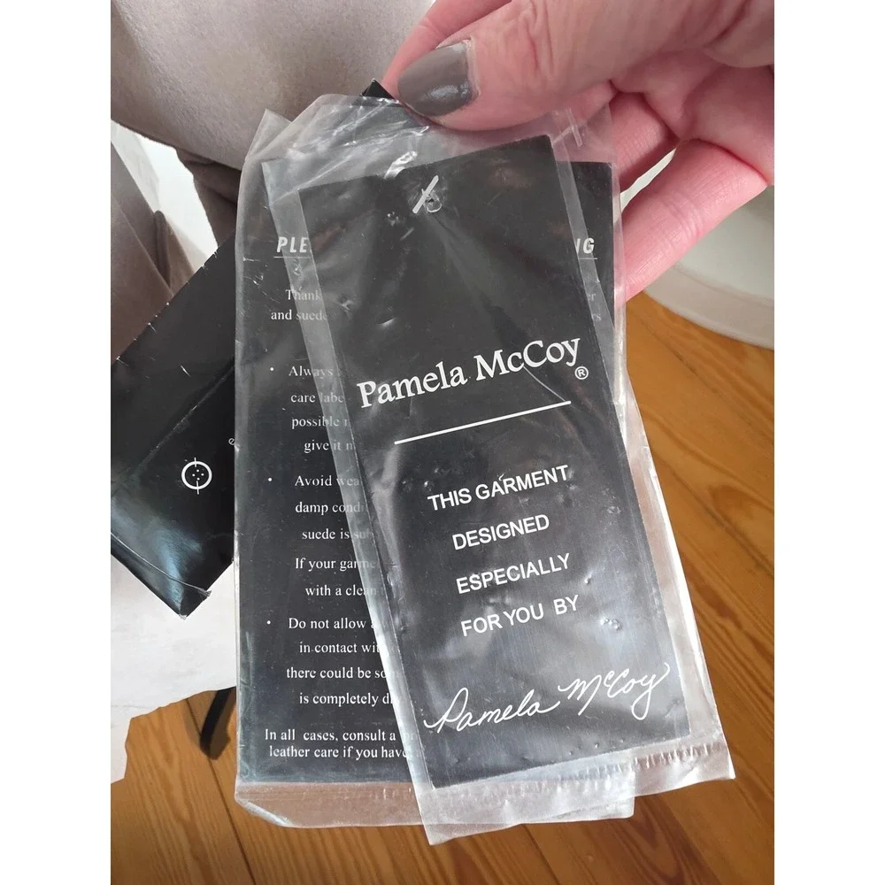 Pamela McCoy 23 fabric ruffle